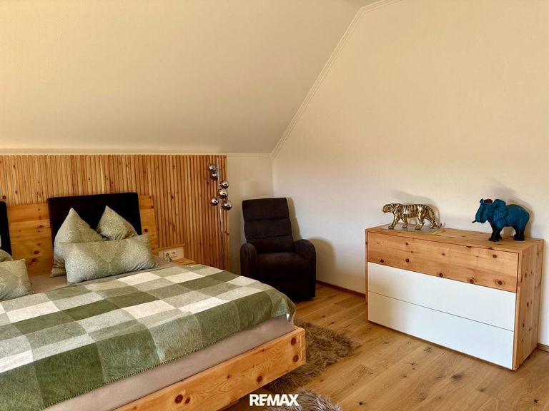Schlafzimmer OG