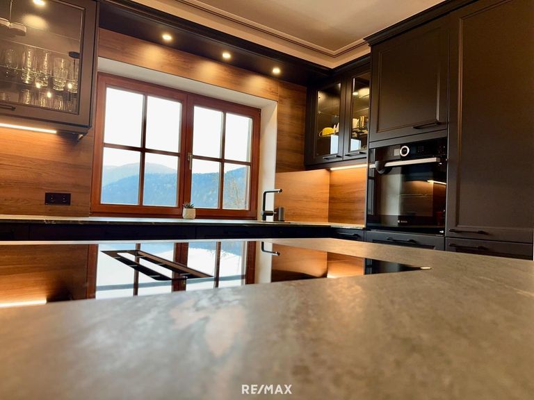 Küche mit Blick ins Grüne