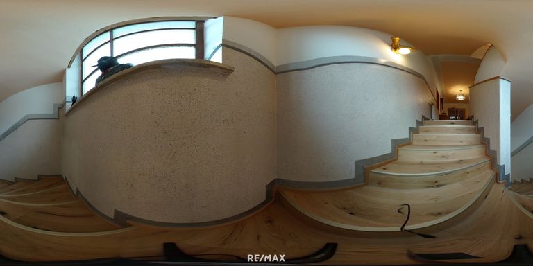 Stiegenabgang ins UG