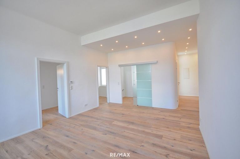 Wohnzimmer mit Küche