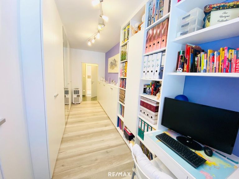 Kabinett/Büro/Schrankraum/Kinderzimmer