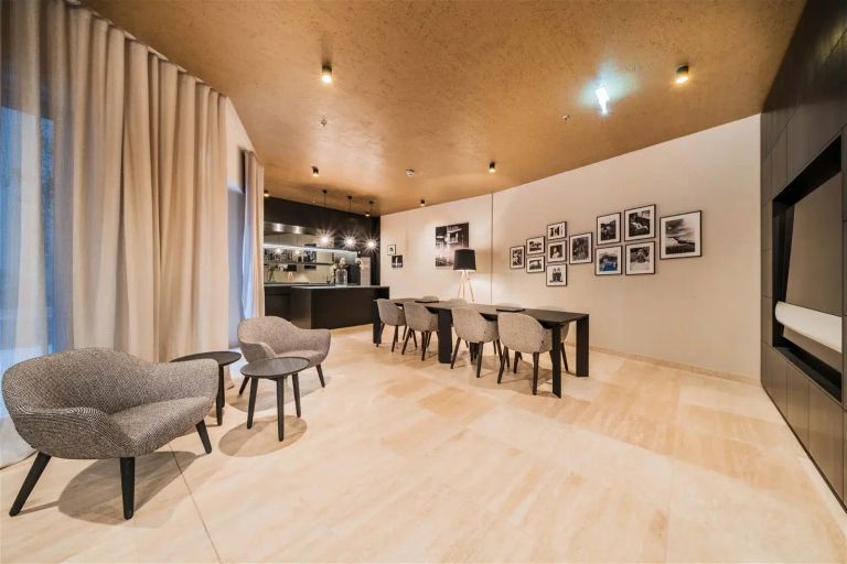 Bibliothek-Loungeraum