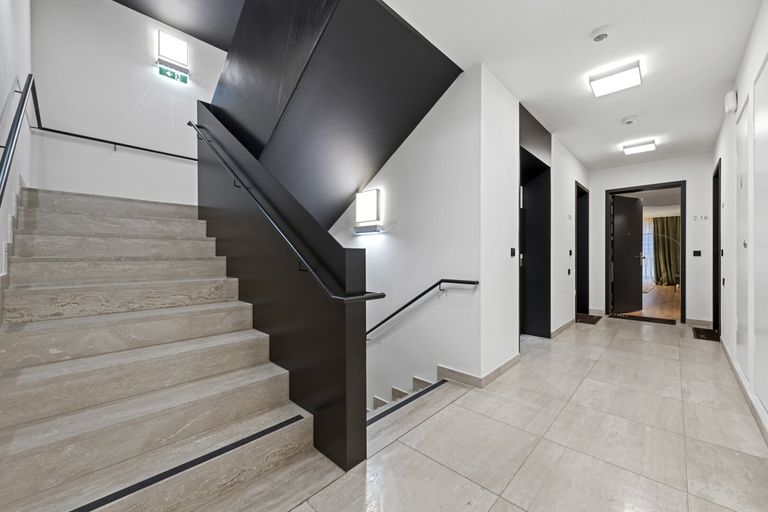 Stiegenhaus mit Lift