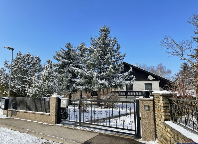 Haus - Straßenansicht