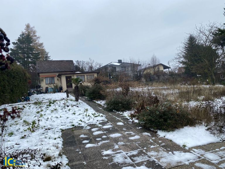 Südseiger Baugrund mit Sommerhaus