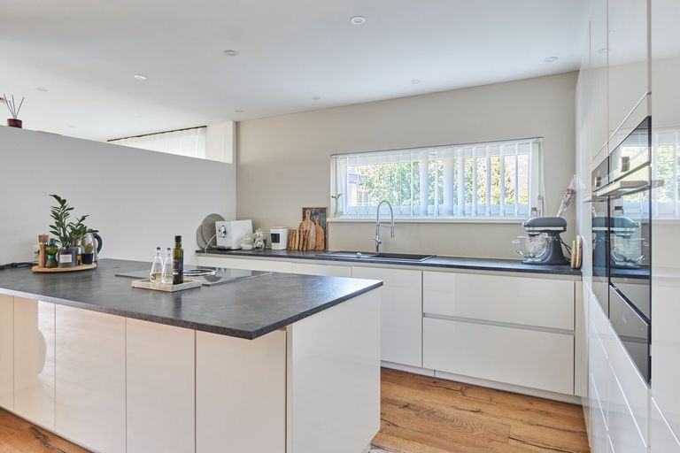 Hochwertige Einbauküche