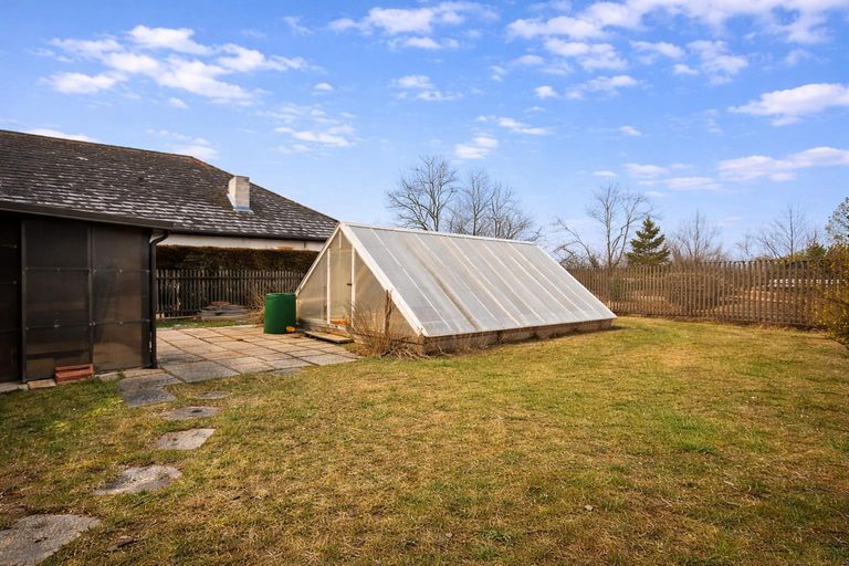 überdachtes Schwimmbad