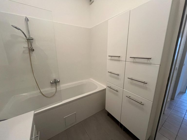 Badezimmer mit Badewanne