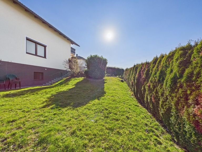 CAM04191G0-PR0028-STILL009