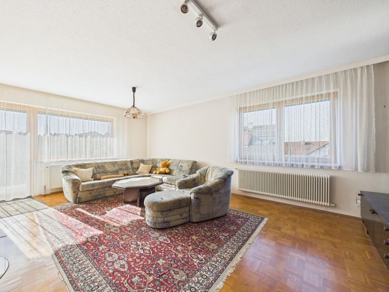 CAM04191G0-PR0028-STILL015