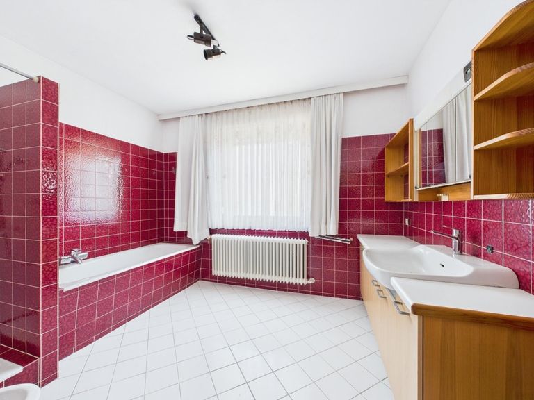 CAM04191G0-PR0028-STILL023