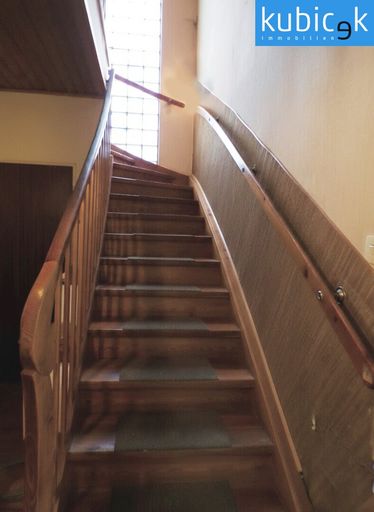 Stiegenaufgang ins Obergeschoß