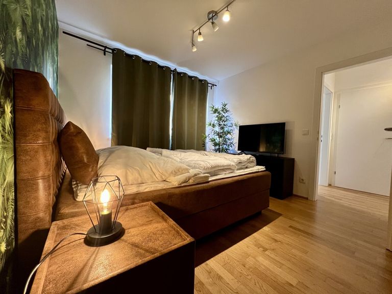 Doppelbett/Fernseher