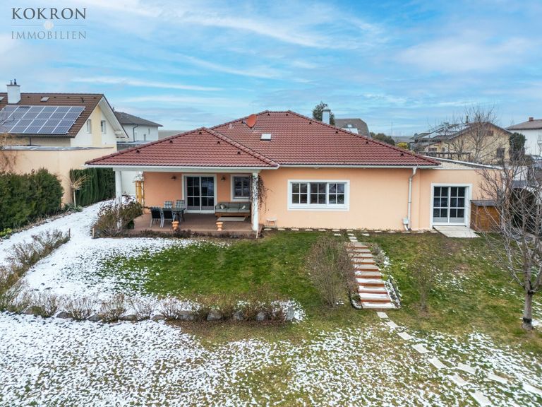 Der Bungalow - gartenseitig