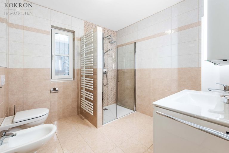 2. Badezimmer en suite