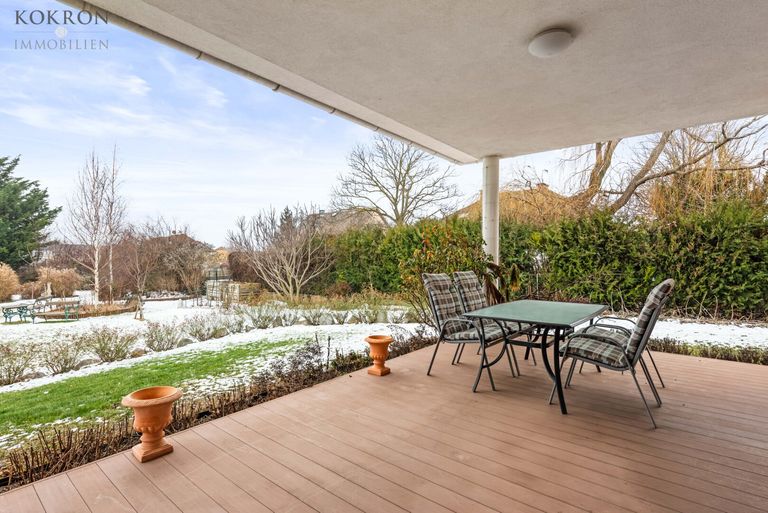 Überdachte Garten-Terrasse