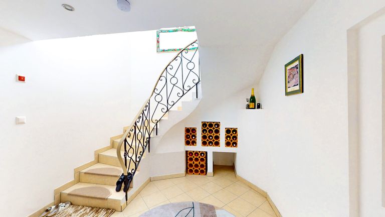 Treppenhaus (Whg links)