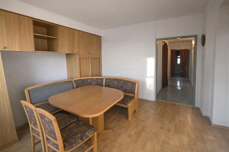 2 Wohnzimmer a