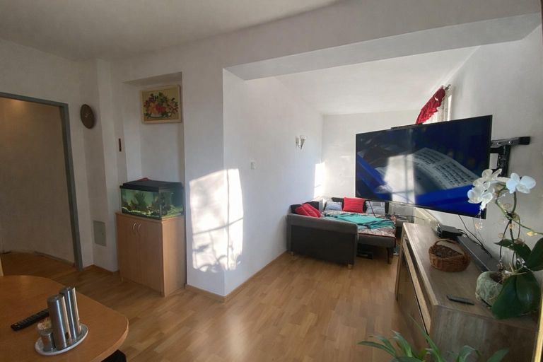 3 Wohnzimmer b