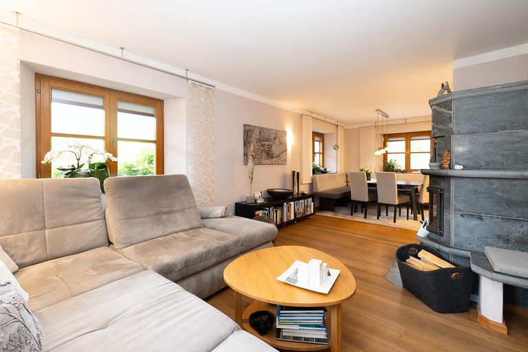 Wohnbereich mit Kamin