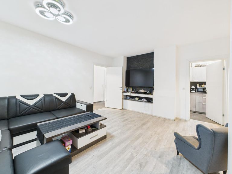 Wohn- und Essbereich 6