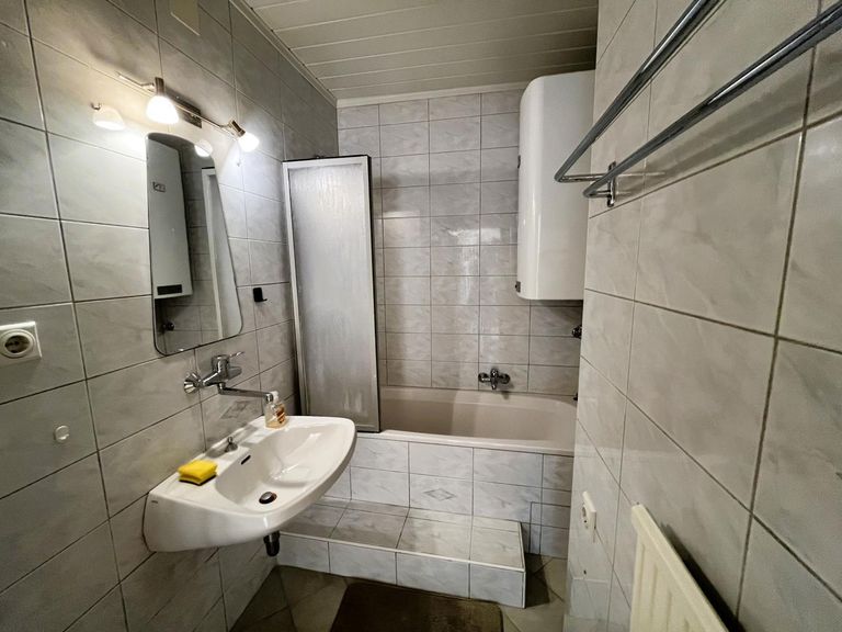 Badezimmer mit Badewanne