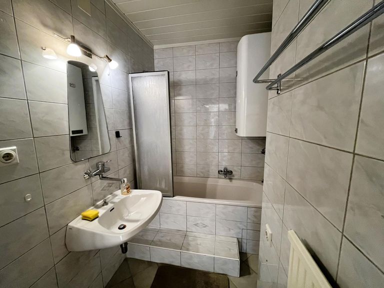 Badezimmer mit Badewanne