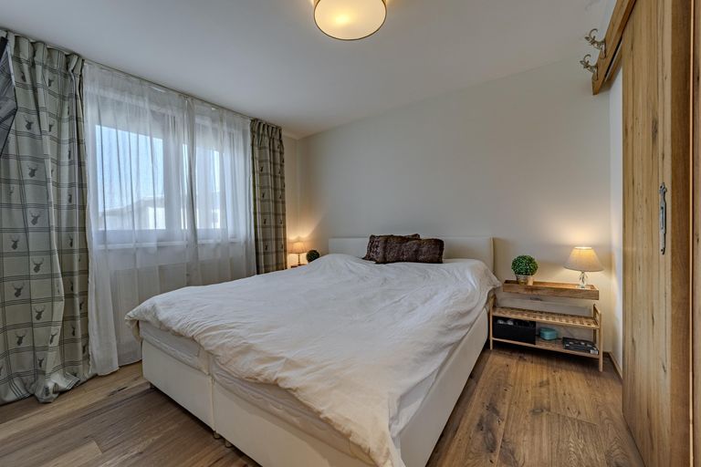 Schlafzimmer mit Bad en suite