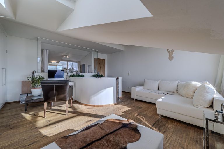 Galerie/Büro/Schlafcouch