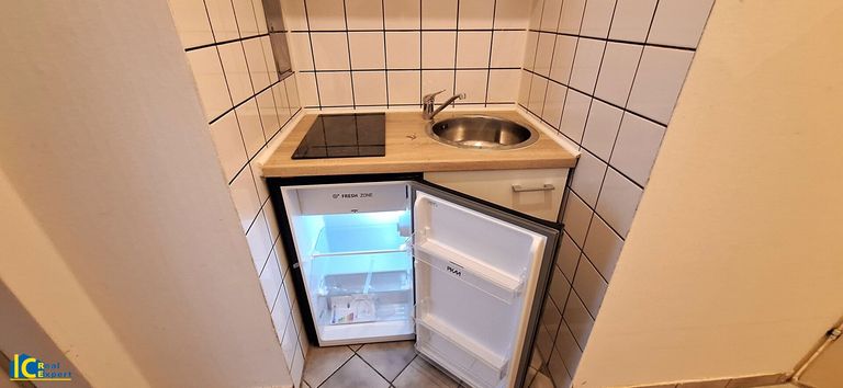 Neuer Kühlschrank mit Gefrierteil