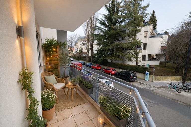 Balkon  (KI-optimiert)