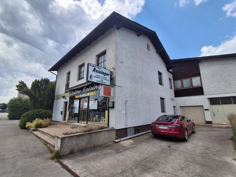 21 Haus mit Einfahrt Petzenkirchen