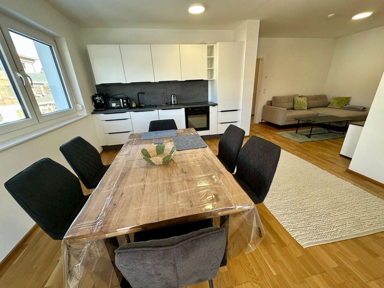 Essbereich Ansicht möblierte Wohnung Bad Gams immo