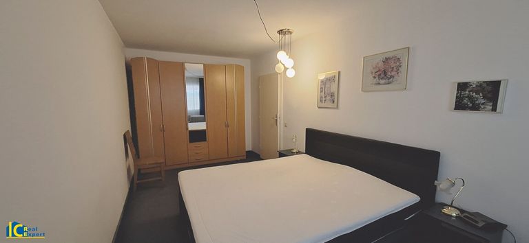 Großzügig geschnitten