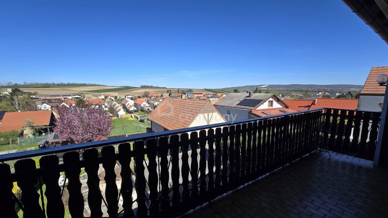 Aussicht von der Loggia - die Sonne kommt am Nachmittag