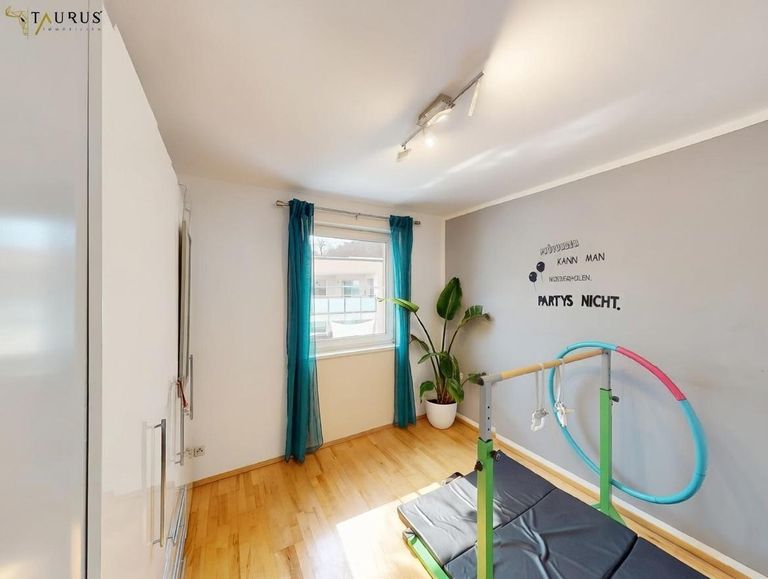 Kinderzimmer/Büro/Hobby