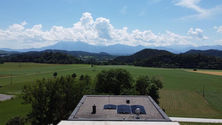 Drohnenaufnahme Dach und Umgebung