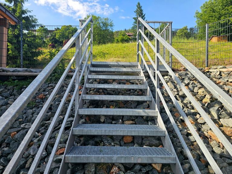 Stiege im Garten