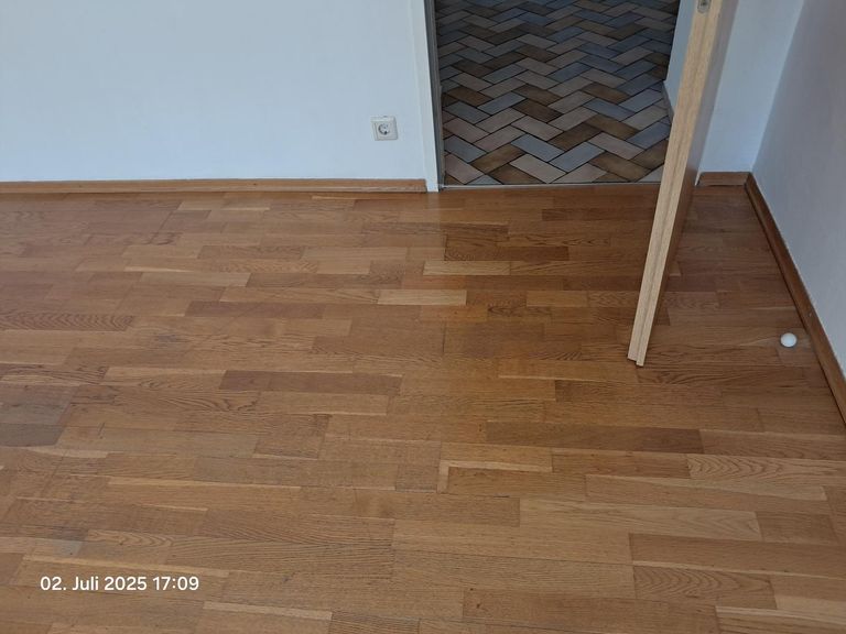 Zimmer, Parkett, Fliesen,20250702_170926