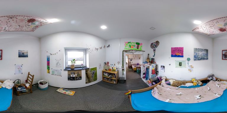 Ankleide bzw. Büro bei Schlafzimmer Nr. 2