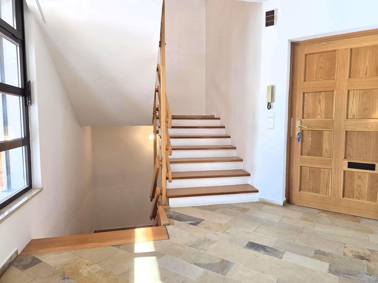 Diele mit Stiegenhaus