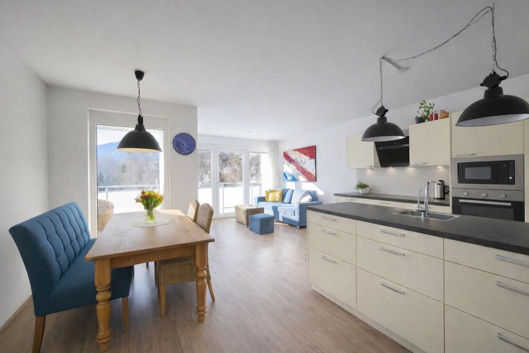 Wohnung- Wohn-Koch-Essbereich