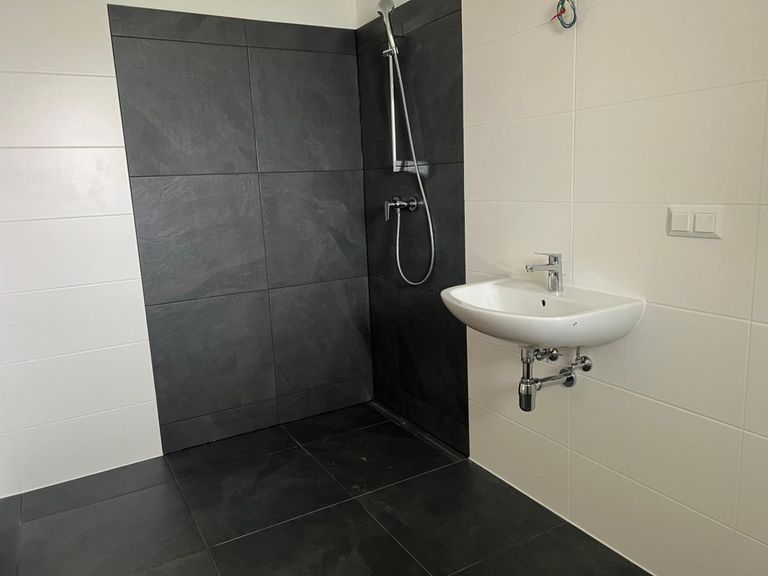 Badezimmer Ansicht 2