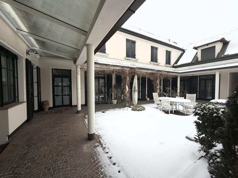 Innenhof / Eingang in die Liegenschaft