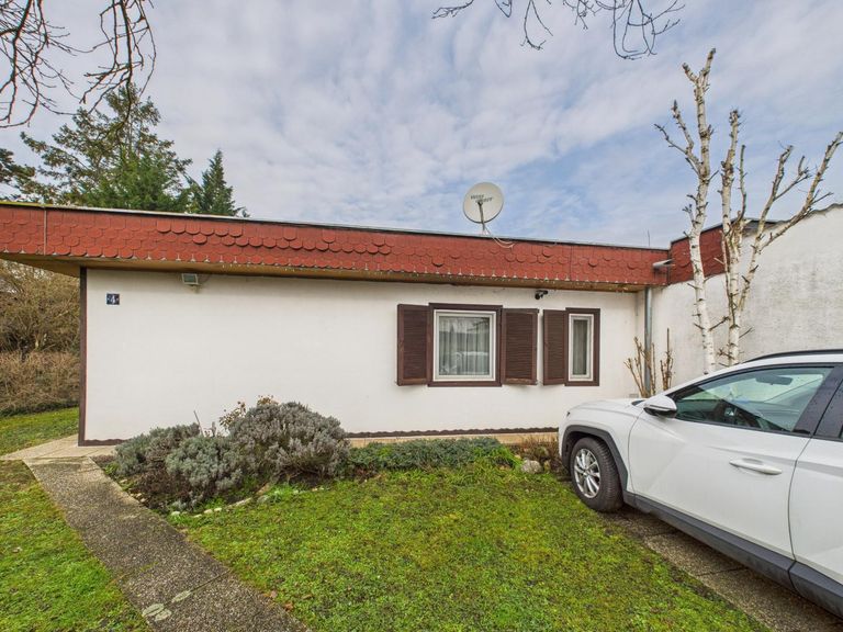 4 Haus Straßenseite