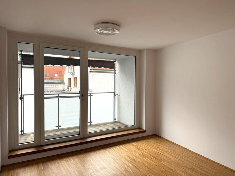 Wohn-Ess-Küche mit Blick Richtung Vorraum