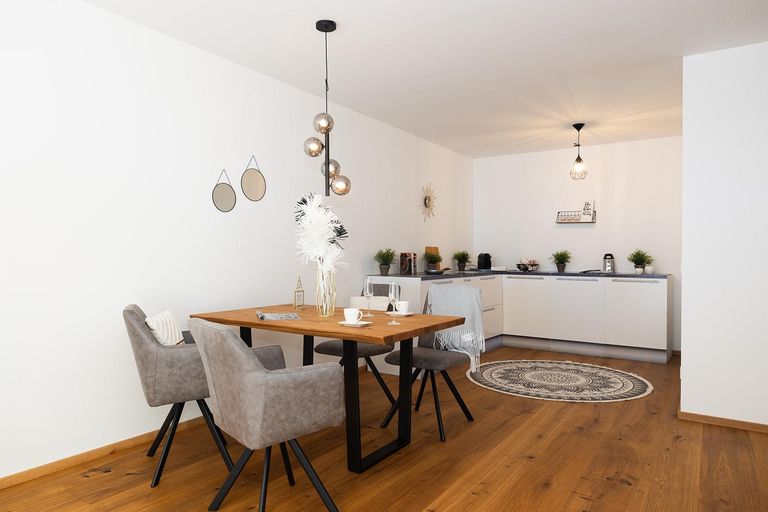 Essbereich mit Küche