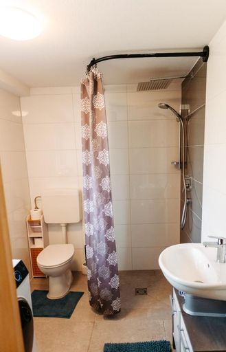 Badezimmer 1