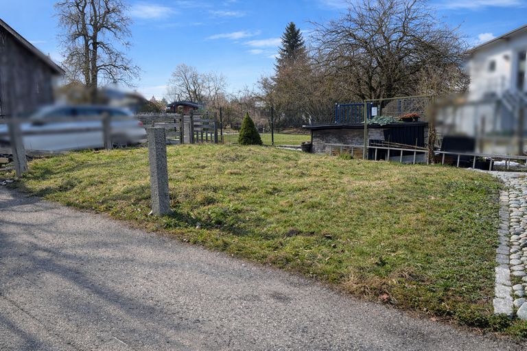 10_Grundstück_KI bearbeitet