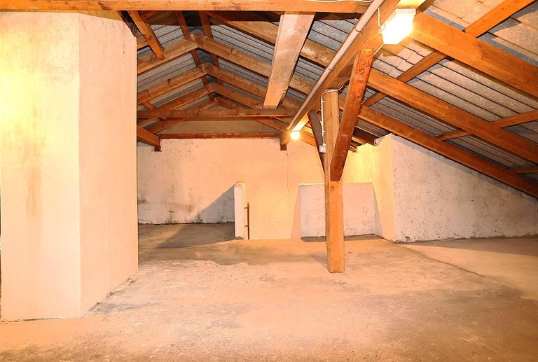 ordentlicher Dachboden